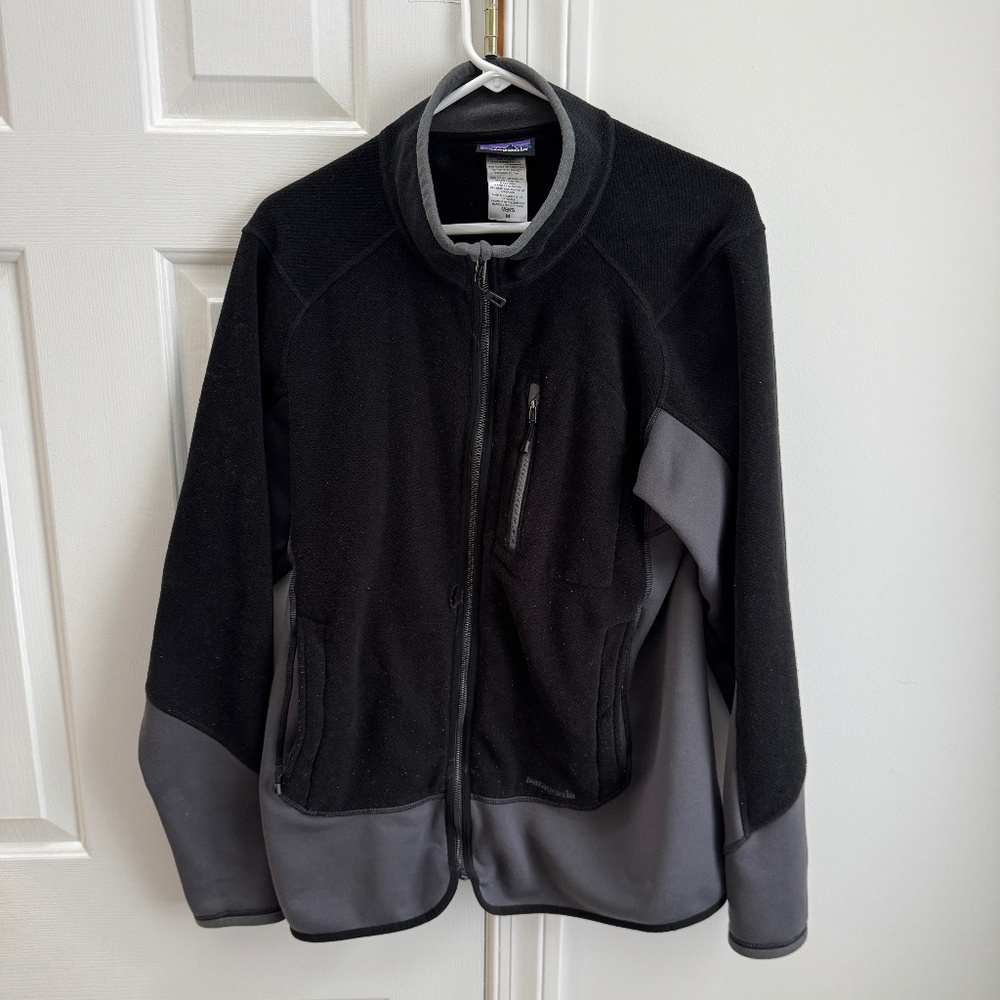 Patagonia Fleece Jacket – Men’s Medium – Gray & Black